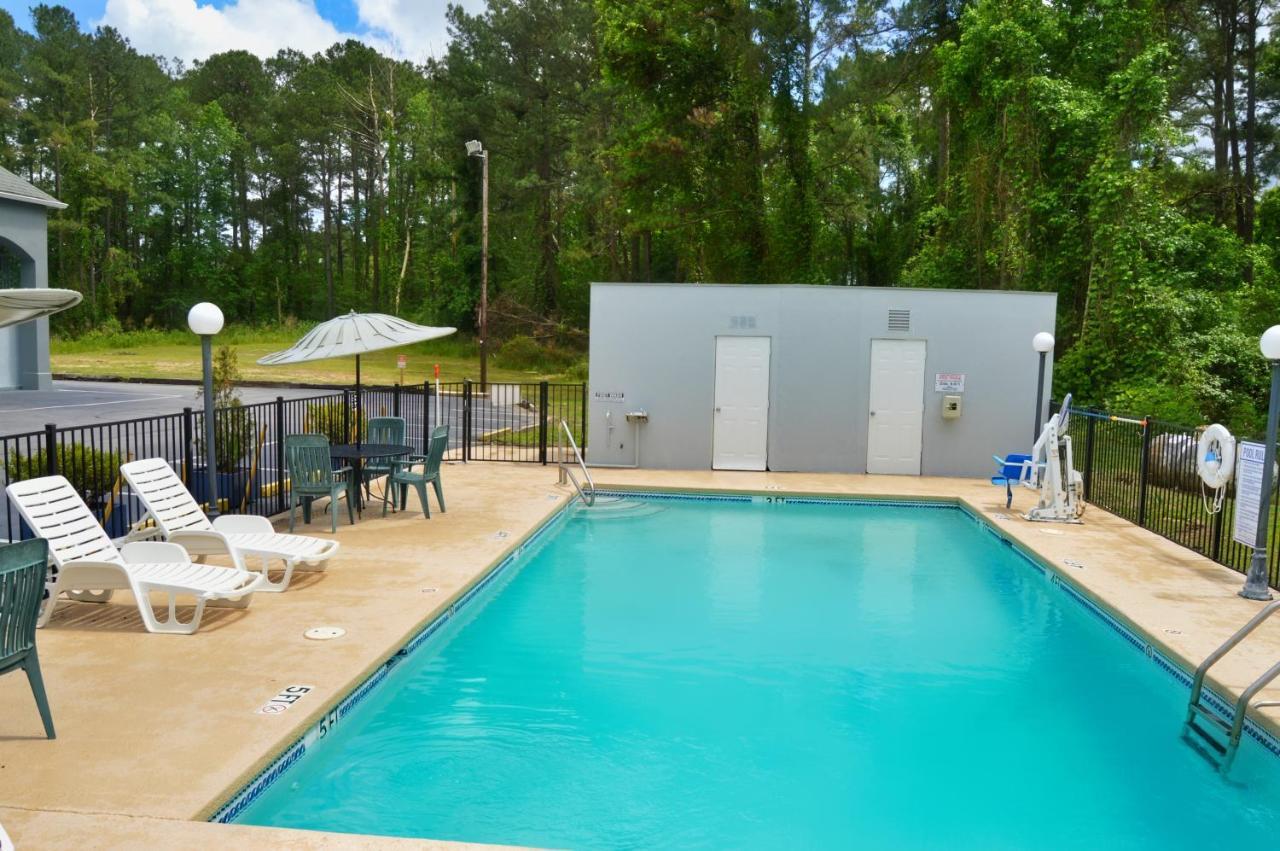 Days Inn By Wyndham Hardeeville Near Hilton Head Dış mekan fotoğraf