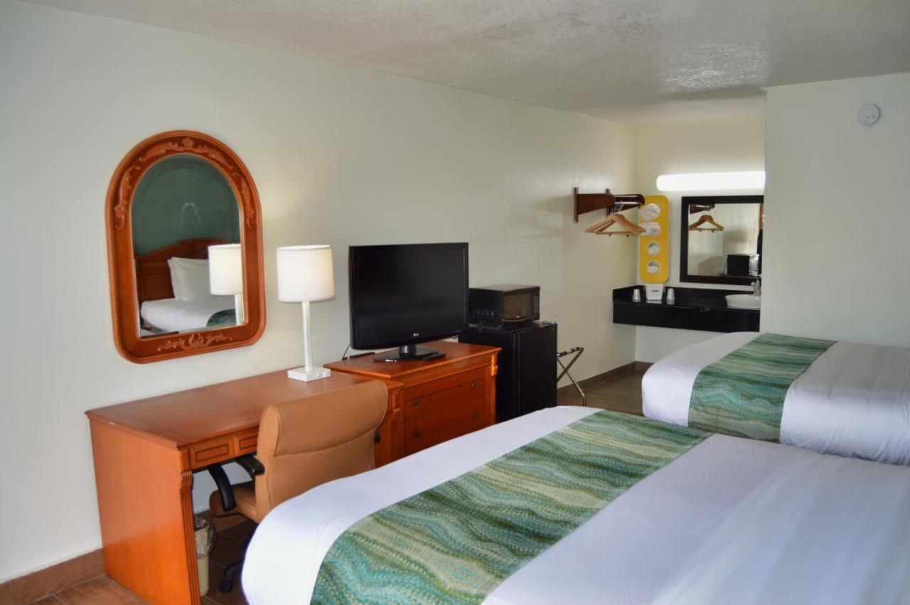 Days Inn By Wyndham Hardeeville Near Hilton Head Dış mekan fotoğraf