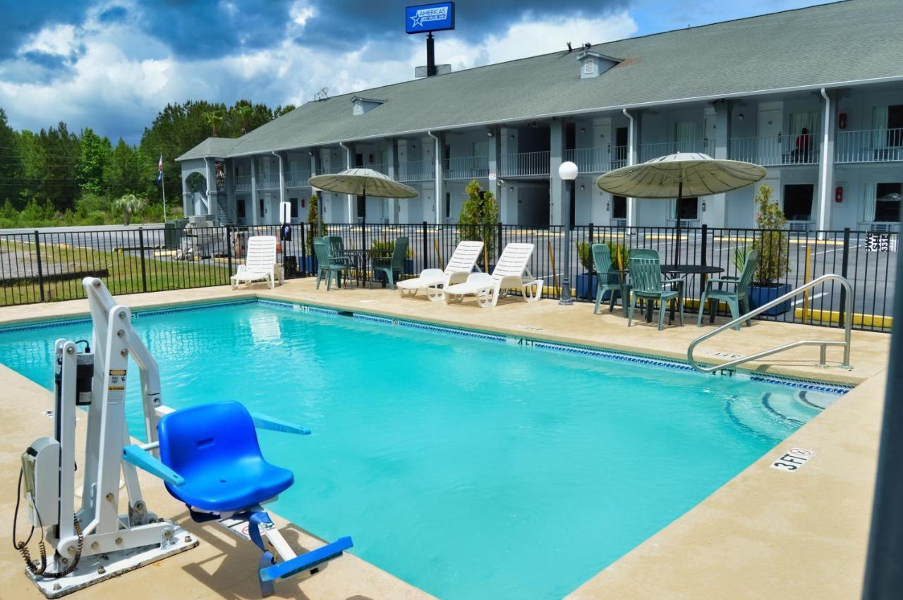 Days Inn By Wyndham Hardeeville Near Hilton Head Dış mekan fotoğraf