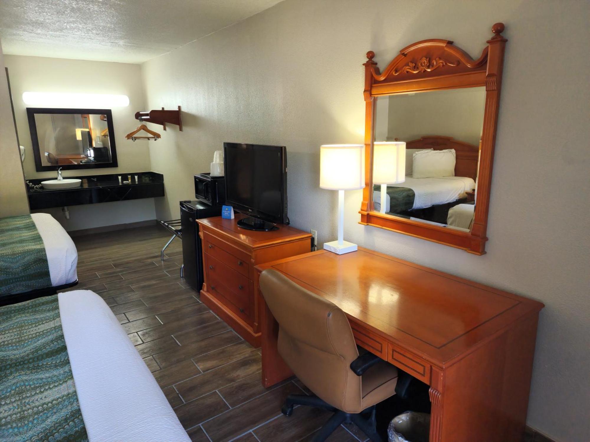 Days Inn By Wyndham Hardeeville Near Hilton Head Dış mekan fotoğraf